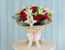 Букет цветов из:  Лилии и Розы в Радченко