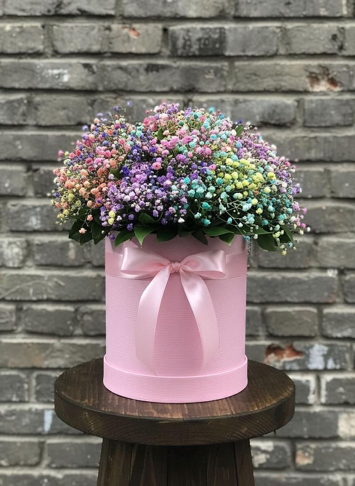 Цветочная композиция из Гипсофила и Розы в шляпной коробке в Радченко