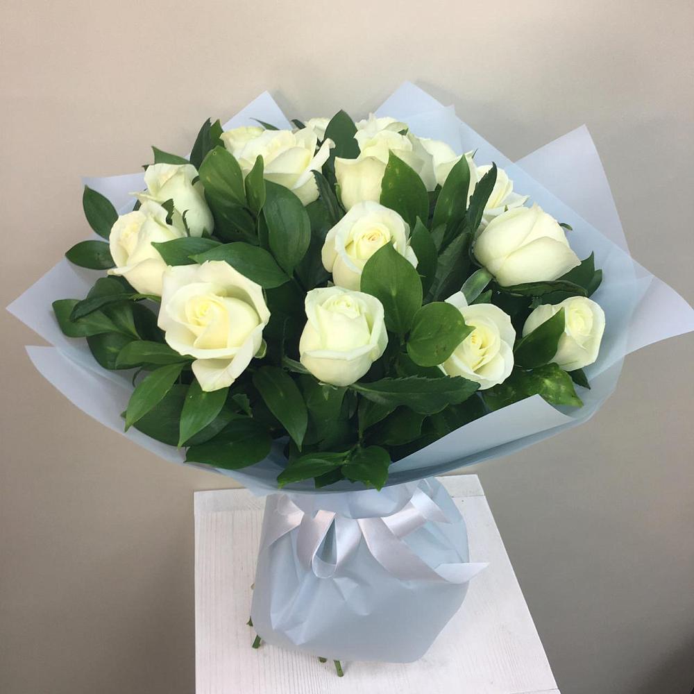 Букет 15 Белых роз Проуд в Радченко
