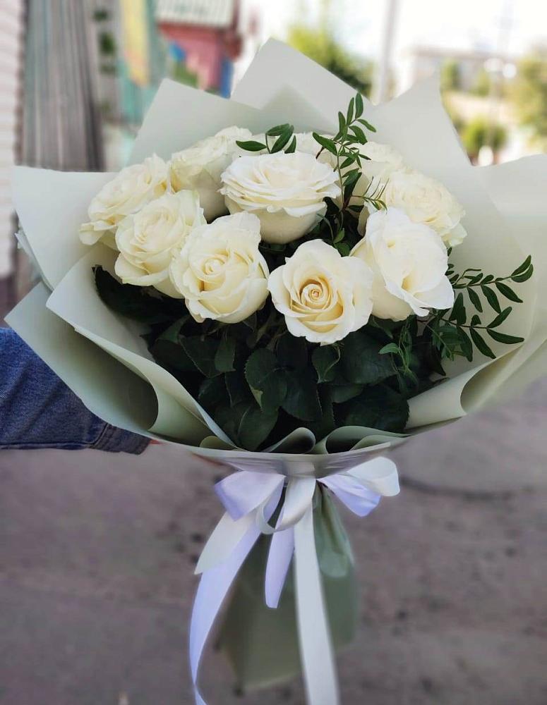 Букет Белые розы Проуд в Радченко