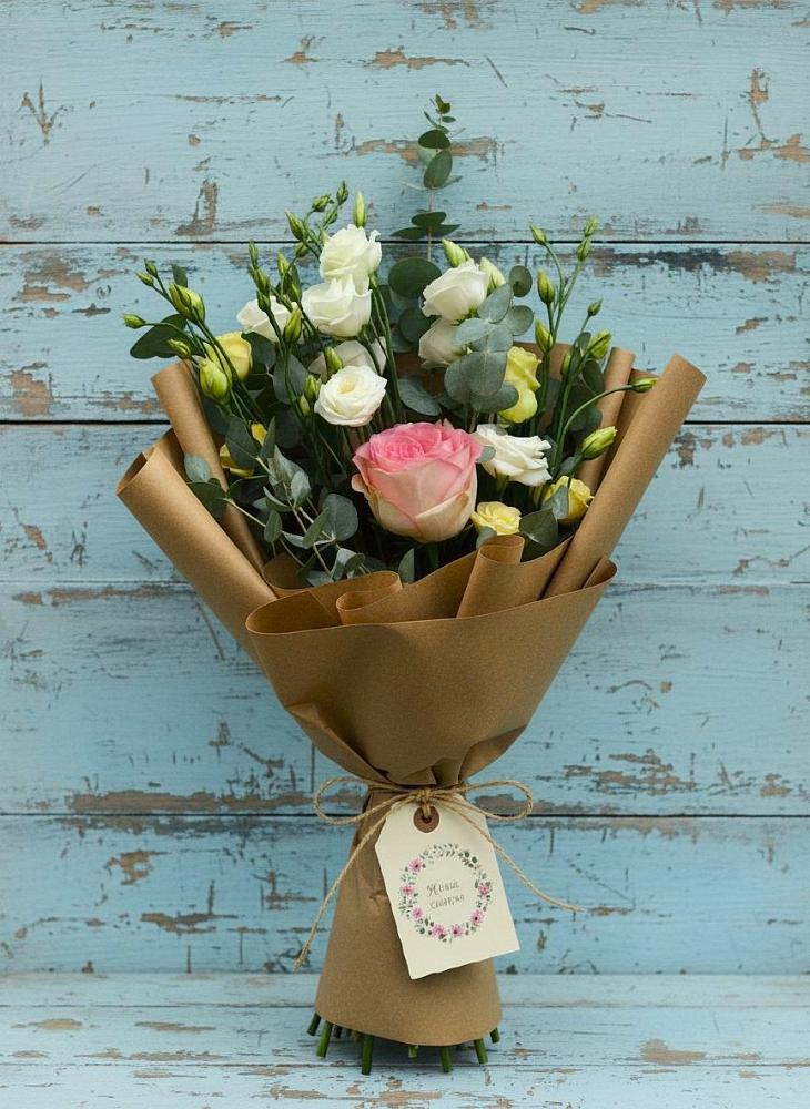 Букет цветов из: Розы и Лизиантусы в Радченко