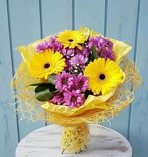 Букет цветов из:  Хризантемы и Герберы в Радченко