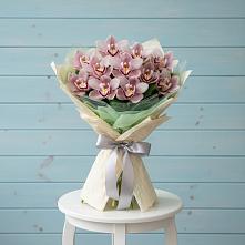 Букет цветов из:  Орхидеи и Розы в Радченко