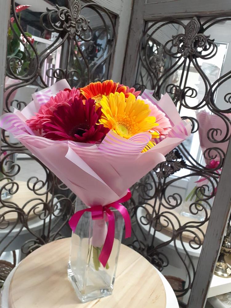 Букет цветов из: Герберы в Радченко