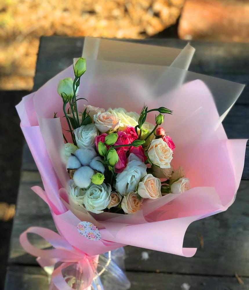 Букет цветов из: Розы и Лизиантусы в Радченко