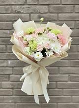 Букет цветов из:  Гвоздики, Розы, Лизиантусы и Хризантемы в Радченко