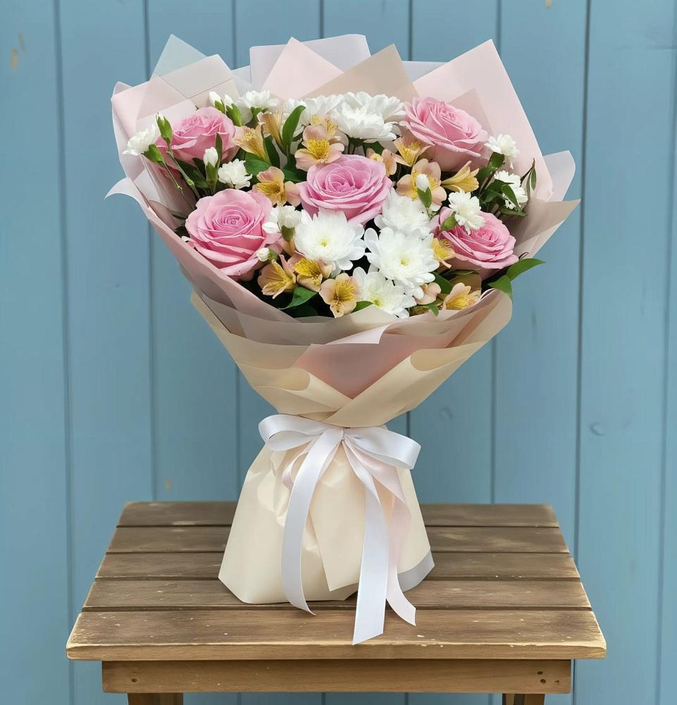 Букет цветов из: Гвоздики, Орхидеи и Розы в Радченко