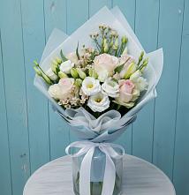 Букет цветов из:  Розы и Лизиантусы в Радченко