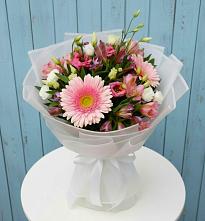 Букет цветов из:  Герберы, Альстромерии и Лизиантусы в Радченко