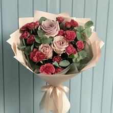 Букет цветов из:  Гвоздики и Розы в Радченко