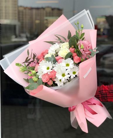 Букет цветов из: Розы, Лизиантусы и Хризантемы в Радченко