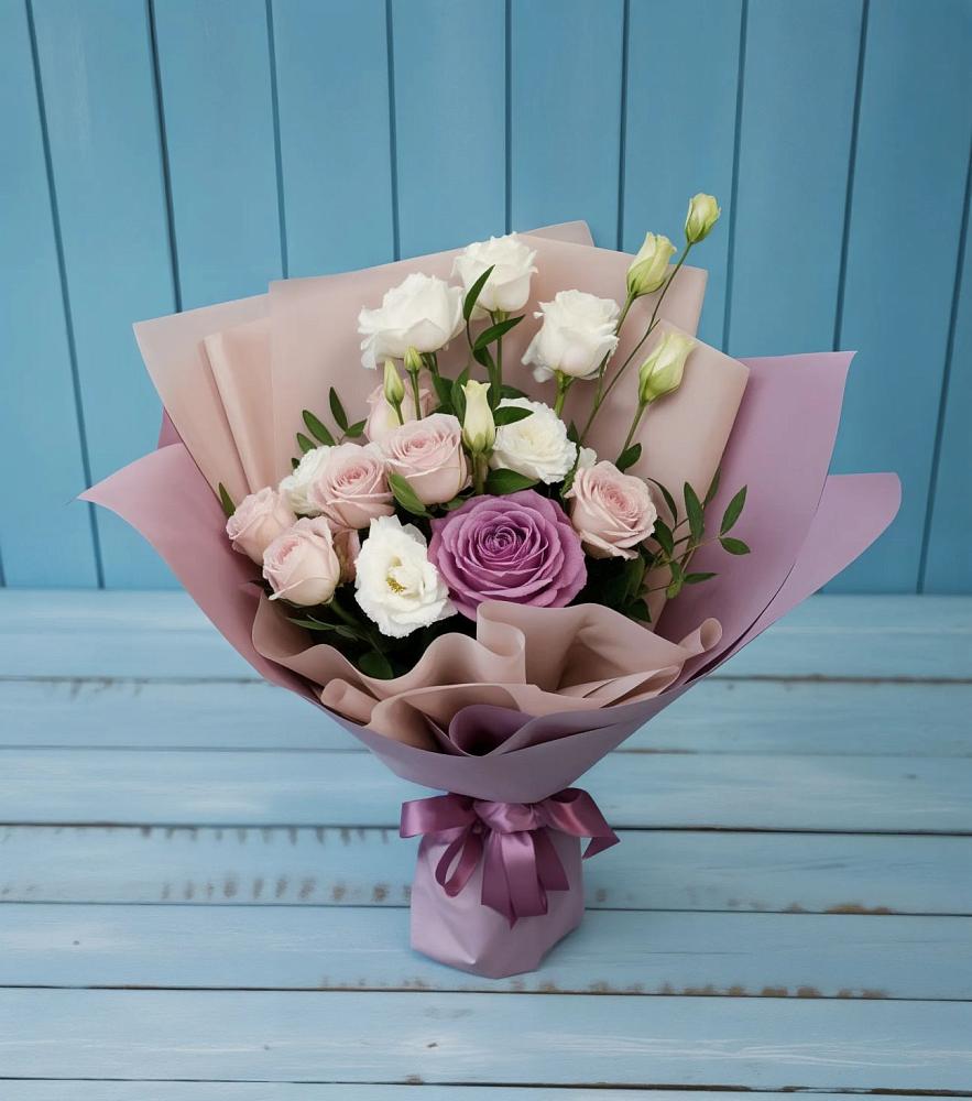 Букет цветов из: Розы и Лизиантусы в Радченко